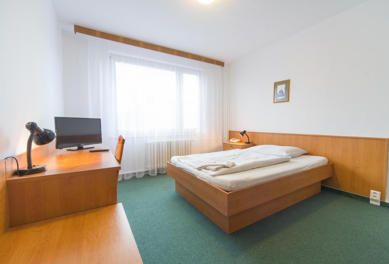 Hotel Arnost Garni Pardubice Ngoại thất bức ảnh